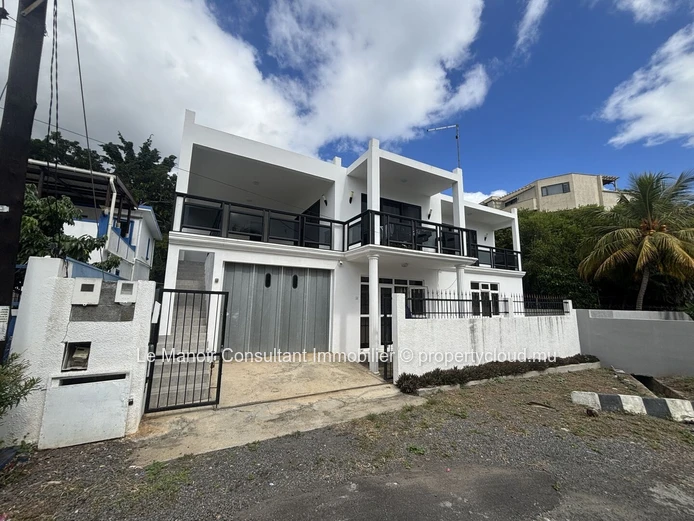 Villa 5 chambres à vendre à Flic en Flac avec jardin
