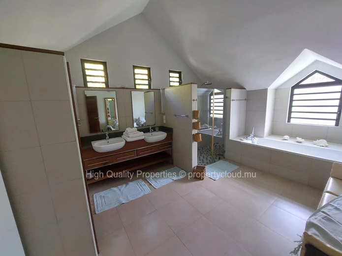 Beachfront 4-Bed Villa with Pool in Belle Mare, Flacq - For Rent