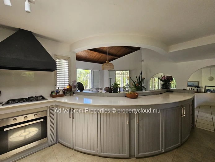 Maison contemporaine en toute propriété - 180 m², 3 chambres, 2 salles de bain | Moka