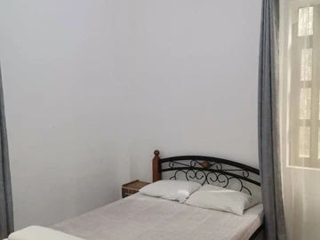 18 Bedroom Hotel