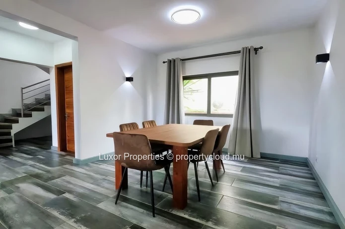 Flic en Flac | Duplex for Rent (cats only)