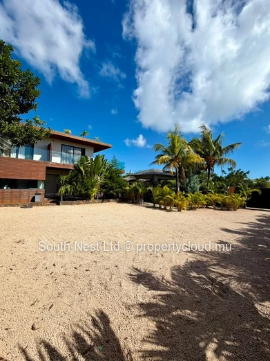 Villa exclusive avec piscine de style resort dans le prestigieux quartier de Calodyne