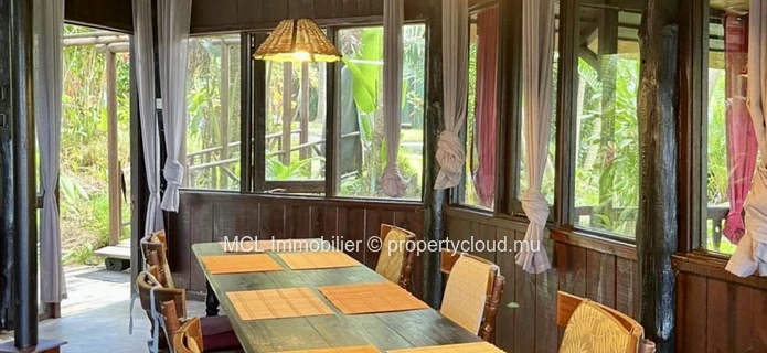 Maison des Îles en bois à Chamarel