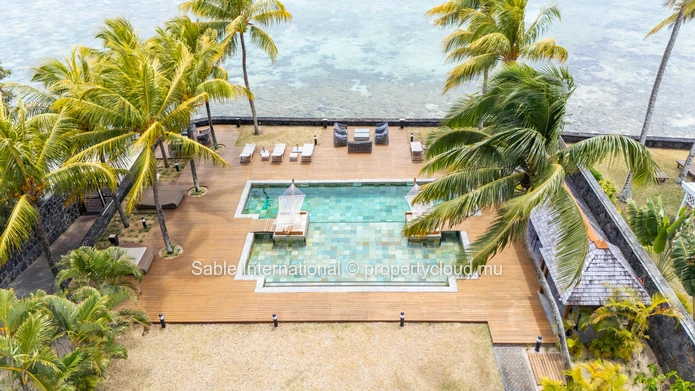 Luxury Beachfront Penthouse in Cap Malheureux with Sea Views and Communal Pool - Fully Furnished and Equipped 