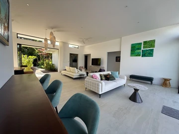 4 Bedroom Villa