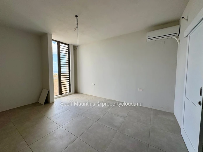 Penthouse Neuf avec Piscine et Vues Imprenables