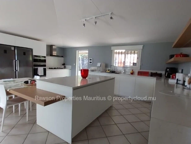 Villa de 4 chambres en vente à Petite Rivièere Noire 
