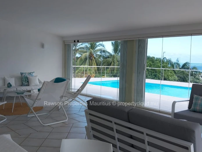 Villa de 4 chambres en vente à Petite Rivièere Noire 