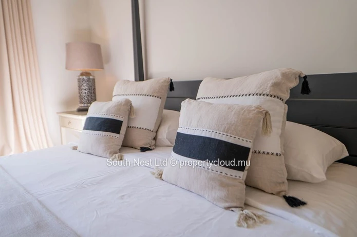 Penthouse de Luxe avec Accès Privé à la Baie de Merville