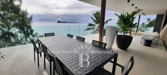 CAP MALHEUREUX - Beach front penthouse - 2 bedrooms