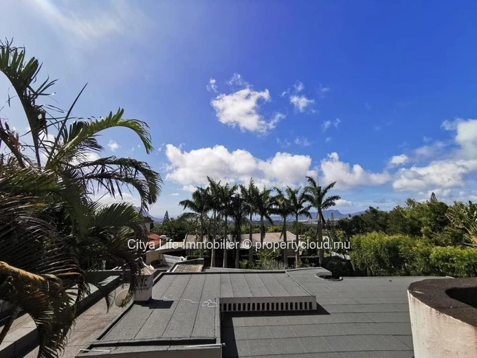 Luxurious Furnished House with Private Pool in Floréal - 560m² Living Area - Rs 120,000 rent