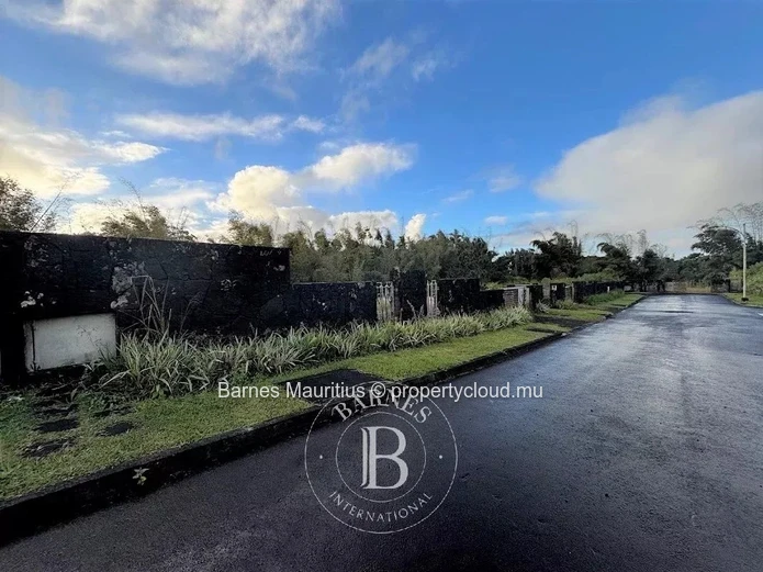 CÔTE D'OR / HIGHLANDS - Terrain résidentiel à vendre - 1 046,64 m²