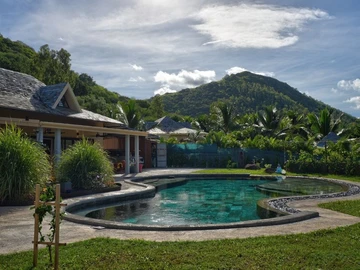 5 Bedroom House