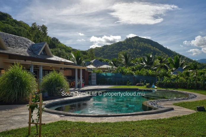 Villa familiale exceptionnellement rénovée avec vue panoramique sur les montagnes