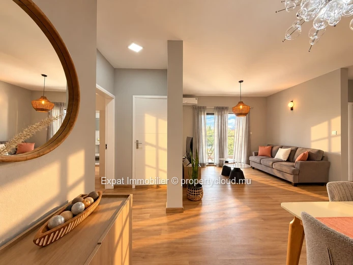 Brand-New 3-Bedroom Apartment with Pool & Panoramic Rooftop – Green Creek, Flic-en-Flac