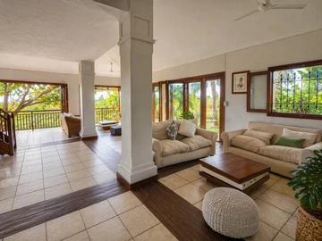 4 Bedroom Villa