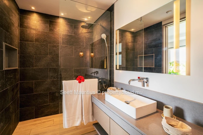 Élégance Moderne : Villa de Luxe avec Vues Spectaculaires