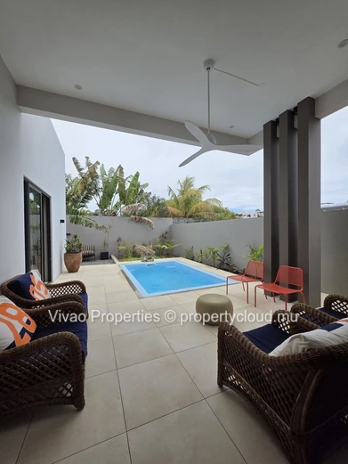 Villa individuelle de 2 chambres en-suite avec piscine privée à louer à Péreybère