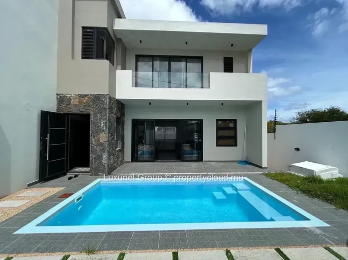 4-Bedroom Modern Villa – Grand Baie
