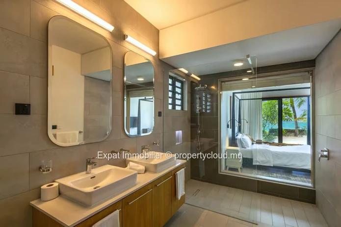 Luxury Beachfront Apartment with Coin de Mire Views – Pointe d’Azur, Pereybere