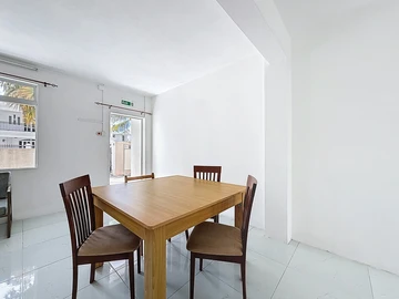 10 Bedroom Apartment