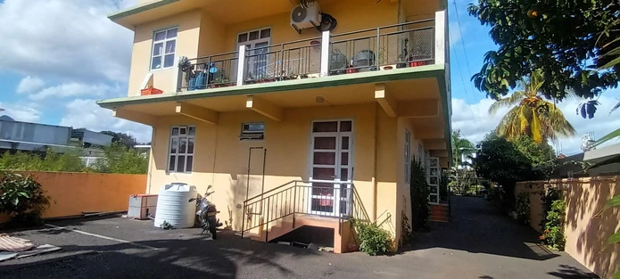 Pointe Aux Sables Immeuble de 9 appartements. Terrain en toute propriètè de 190 toises. (Mandat exclusif)