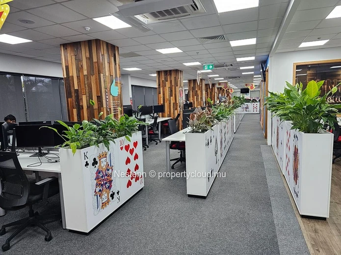 Bureau de 668 m² 