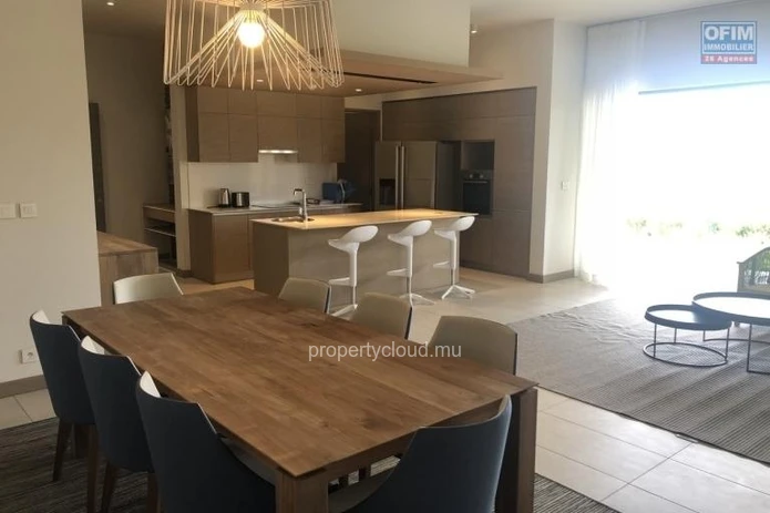 Accessible aux étrangers: A vendre un très bel appartement dans le golf de Mont Choisy en statut IRS en accession à l...