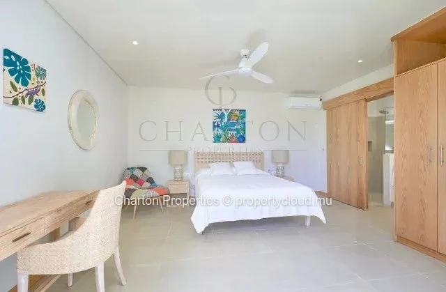 Villa de plain-pied de 4 chambres en suite avec studio indépendant et piscine privée