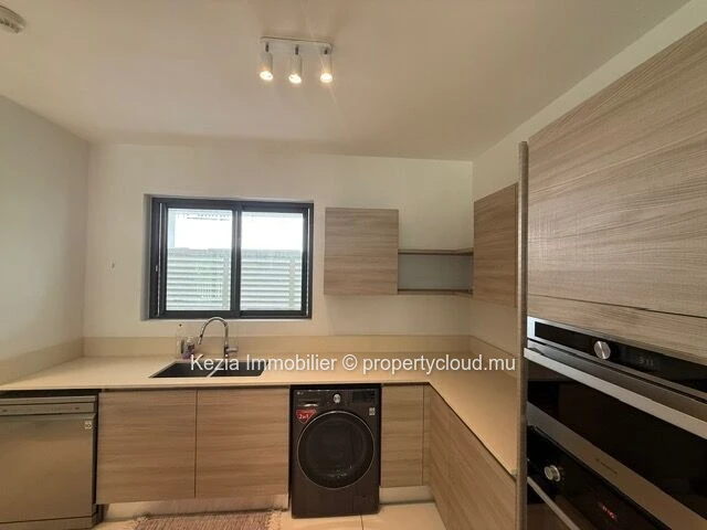 Élégant Appartement Avec Grand Balcon