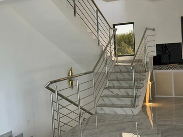 5 Bedroom Villa
