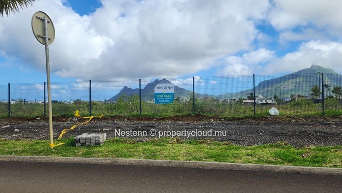 Land for sale in L'Avenir , Moka Smart City 10.5 Perches fenced with mountain view near schools shops and bus stop.