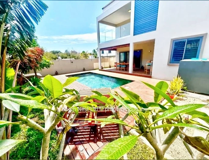 Magnifique villa contemporaine à Pereybere, avec quatre chambres avec salle de bains privative, des espaces de vie él...