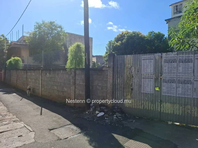 Terrain commercial de 333,5 m² 