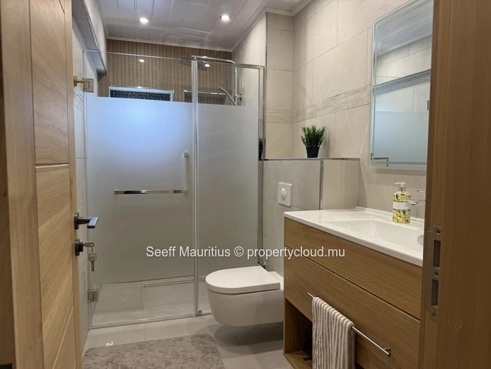 Exceptional Modern Duplex – Just Steps from Pereybere Public Beach