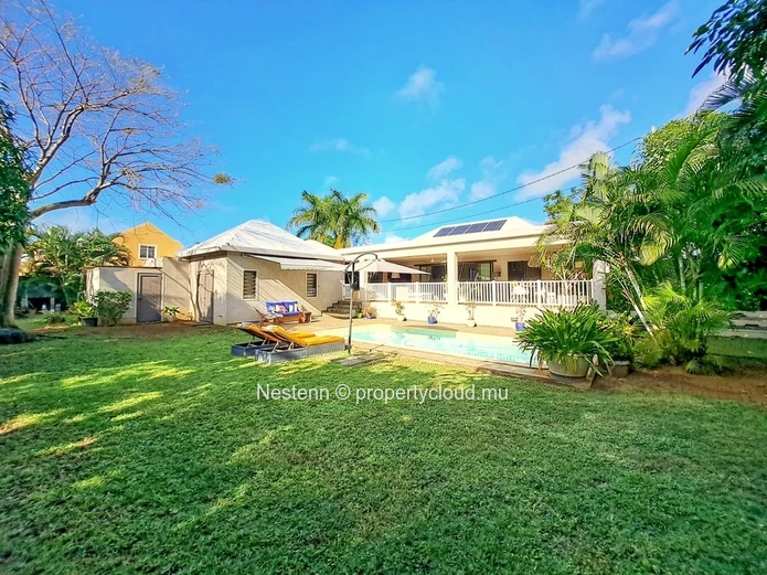 Superbe villa spacieuse de 4 chambres, située dans un quartier résidentiel calme et recherché