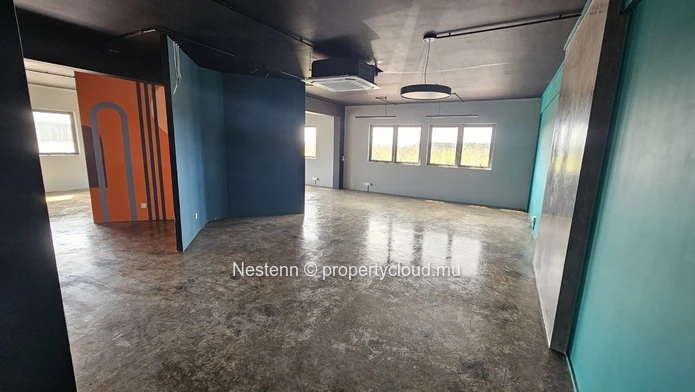 Prime office space with unmatched visibility – Ideal for your business growth!