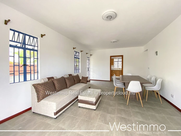 Furnished villa for rent in Péreybère with 5 bedrooms and a private pool