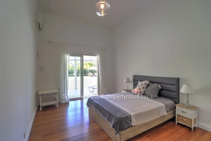 4-bed family house in a prestigious estate.