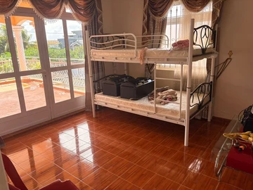 6 Bedroom House