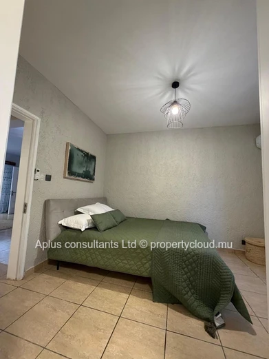 Stylish 2-Bed Apartment in Flic en Flac with Pool View