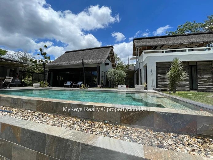 Luxury Villa - Black River - 4 Bedrooms