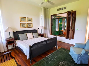 5 Bedroom Villa