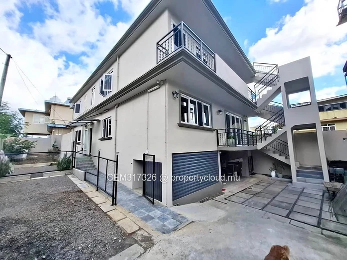 Brand New 1 Bedroom Furnished Apartment for Rent – Candos, Quatre-Bornes 