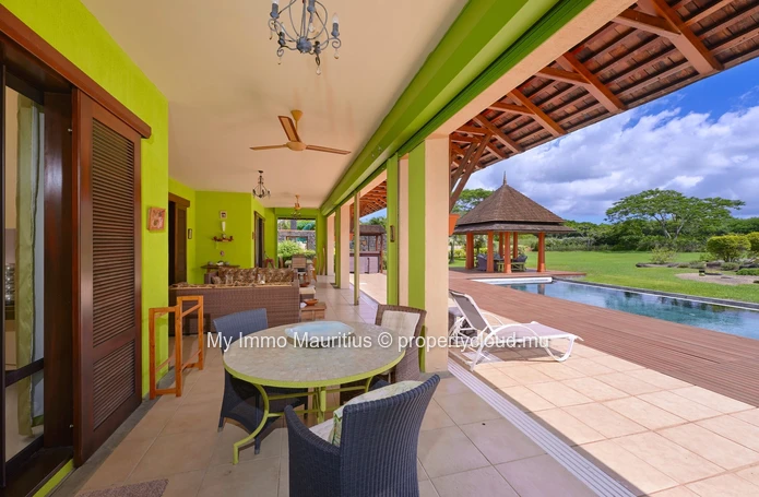 High-End Villa on Tamarina Golf Course – Exclusive Estate