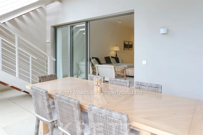 Exceptional Penthouse with Private Rooftop Pool in Pereybère (Sole Mandate)