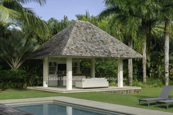 Exclusive property of 2 093 m² with swimming pool - Anahita Golf Resort, Mauritius
