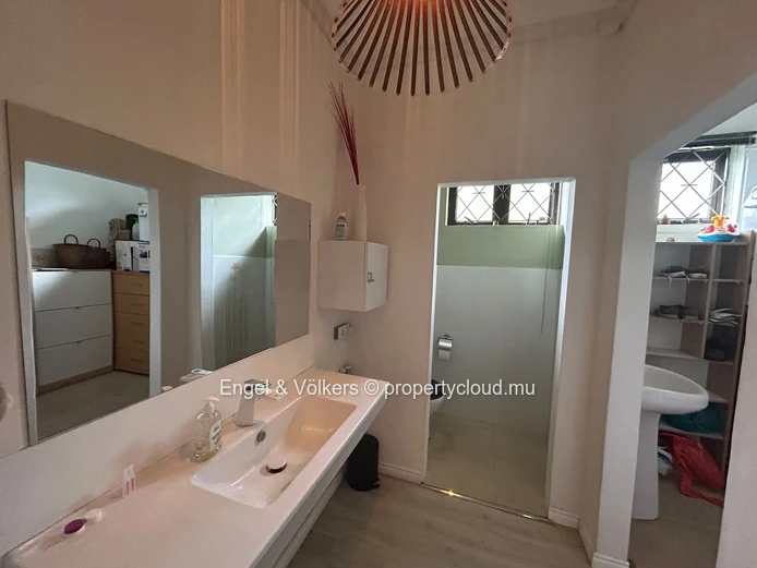 Charming Family Home for Sale in Curepipe – Reserved for Mauritian Citizens