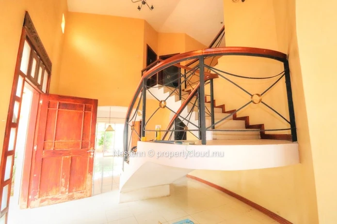 Opportunité Rare à Cap Malheureux : Villa Familiale de 200 m² avec Piscine 
