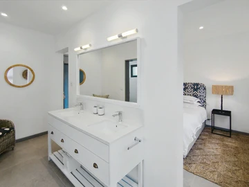 4 Bedroom Apartment